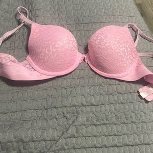 victoria secret bra size 34B pink